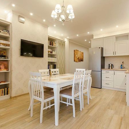 2-Roomed Apartment With Living Room Odessa Eksteriør bilde