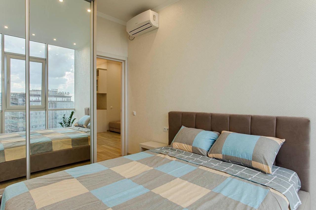 2-Roomed Apartment With Living Room Odessa Eksteriør bilde